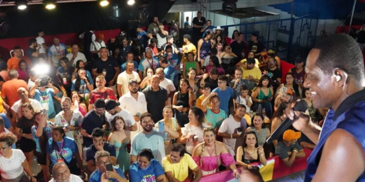 Milhares de foliões se despedem do Carnaval de Gurupi 2024 ao som de Tatau e bandas regionais