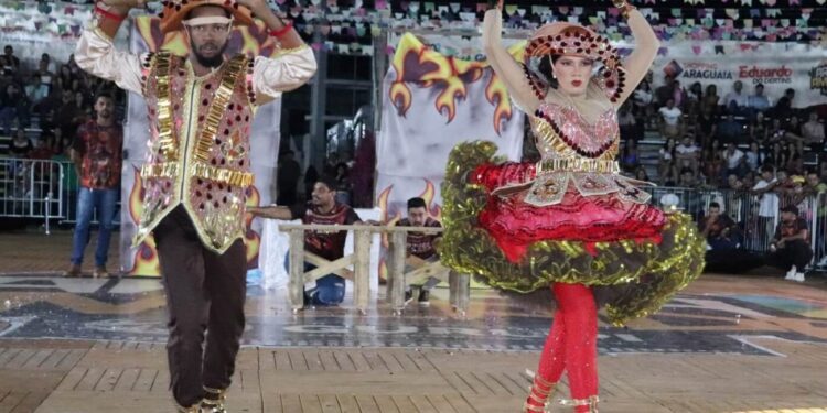 Com cara nova, Arraiá da Amizade atraiu grande público com apresentações juninas e show de Forró Boys na abertura da festa