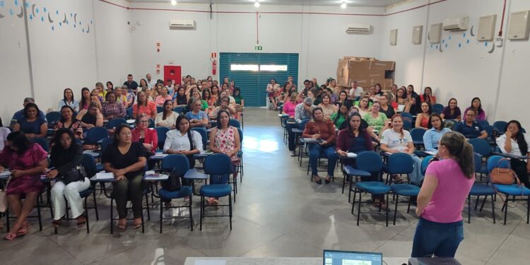 Gurupi recebe os secretários de 17 municípios das escolas públicas, municipais e privadas para a reunião Primeira Etapa do Censo Escolar de 2024.