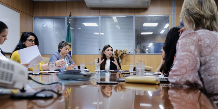 Ministério do Turismo e ONU Mulheres promoverão ações direcionadas às mulheres que viajam sozinhas pelo Brasil