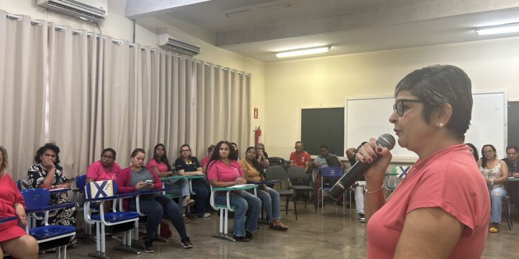 Superintendência Regional de Educação de Gurupi promove palestras nas unidades escolares sobre a postura ética, necessária, aos servidores no ambiente educacional.
