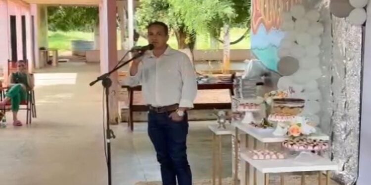 Vereador Walter Coelho visita a casa de recuperação Manaain na tarde deste domingo (5)