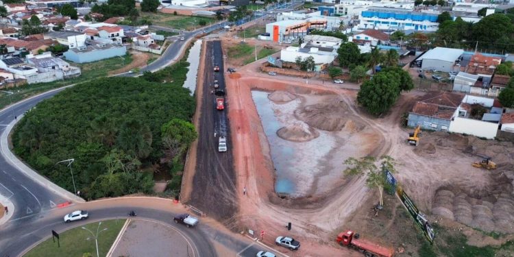 2ª etapa da Via da Integração avança com aplicação de asfalto em CBUQ