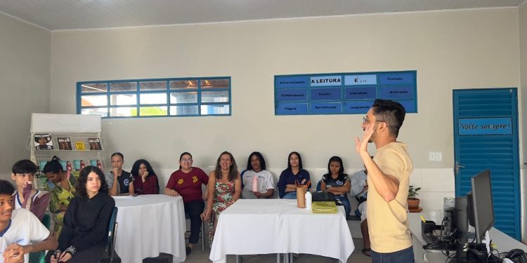 Show de humor com o humorista Vinícius Martins movimenta o CEM de Gurupi