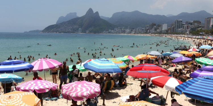 2026 chegou! Tradição, sol e fé agitam o Calendário Turístico Oficial do Brasil de janeiro