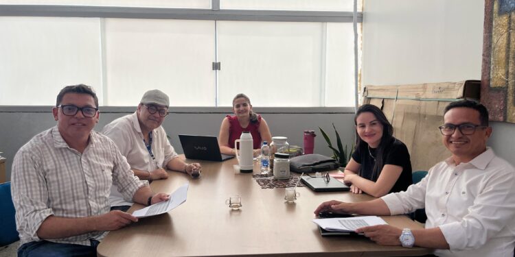 Vereador Walter Coelho participa de reunião com a Pró-reitora de Cultura e Assistência Estudantil (PROECAE)