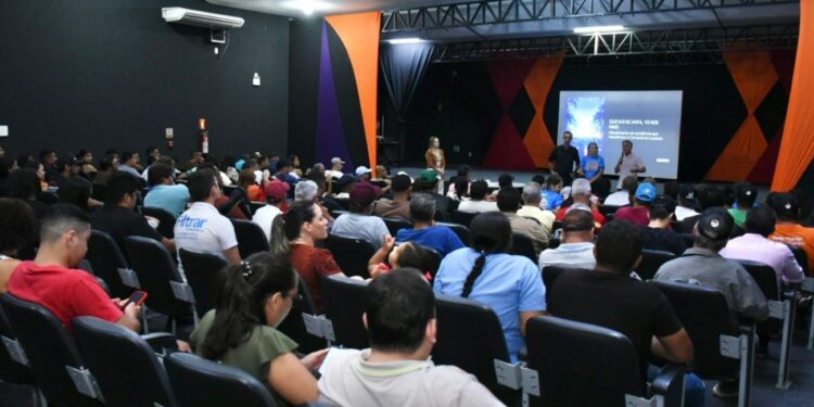 Carnaval 2026: Prefeitura de Gurupi promove palestra para ambulantes e motoristas de aplicativo com foco na experiência do folião