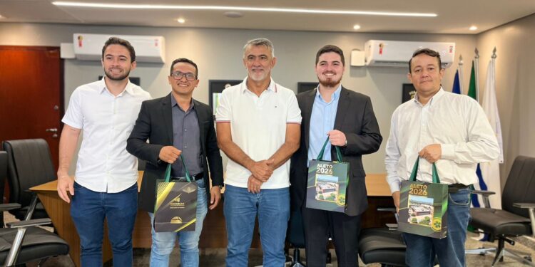 Em busca de apoio vereador Walter Coelho visita presidente da Assembleia Legislativa do Tocantins