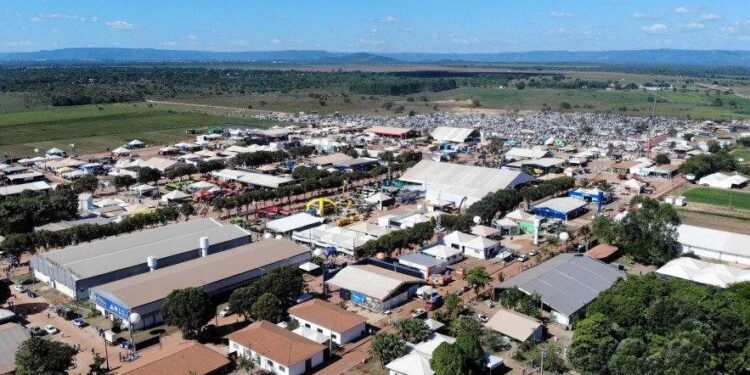 Governo do Tocantins avança na estrutura da Agrotins 2026 e atinge 80% dos estandes preenchidos