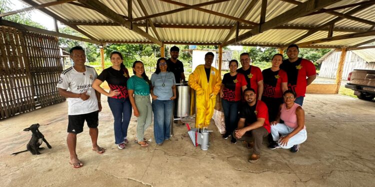 Pesquisadora da UnirG desenvolve projeto de apicultura sustentável com comunidade indígena na Ilha do Bananal-TO
