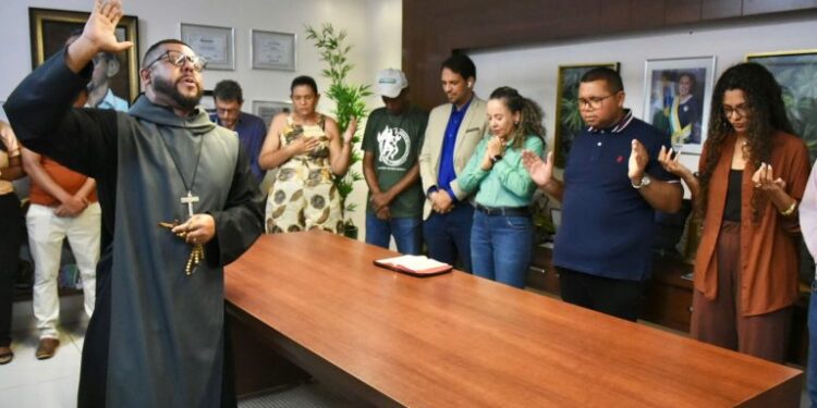 Prefeita Josi Nunes recebe Frei Wilson Balbino e destaca apoio a eventos religiosos em Gurupi